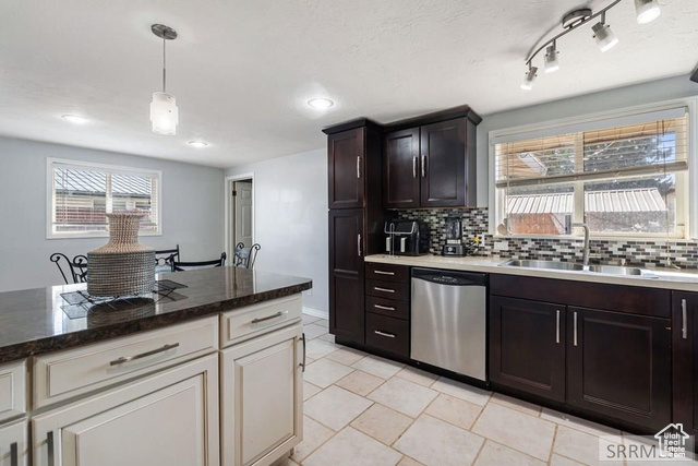 Photo 12 for MLS #2110721 at 145 Tabor Ave
