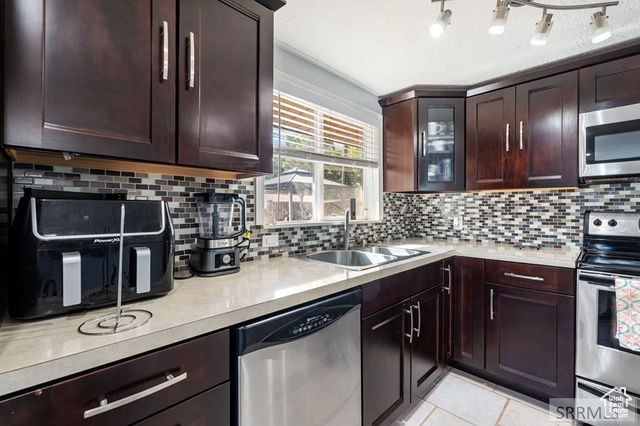 Photo 8 for MLS #2110721 at 145 Tabor Ave