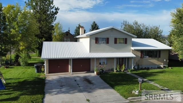 MLS #2110722 - 301 N Ashland Dr