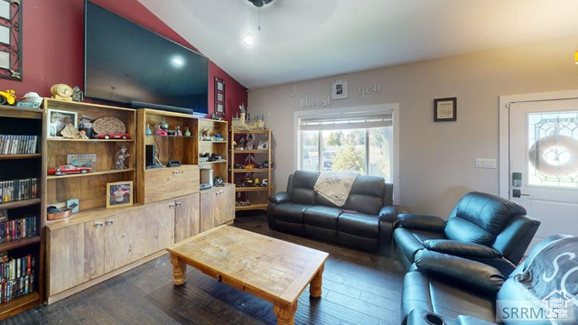 Photo 18 for MLS #2110726 at 3918 E 144 North