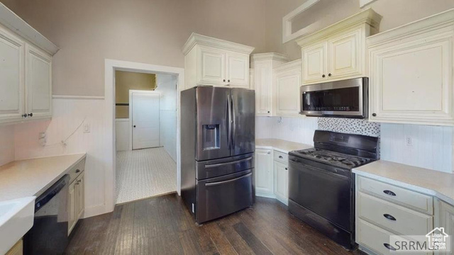 Photo 7 for MLS #2110726 at 3918 E 144 North
