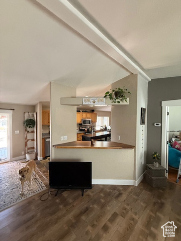 Photo 9 for MLS #2110750 at 723 E Rose Ln
