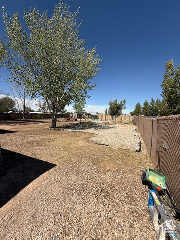 Photo 17 for MLS #2110750 at 723 E Rose Ln