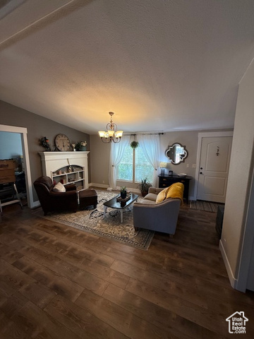 Photo 7 for MLS #2110750 at 723 E Rose Ln