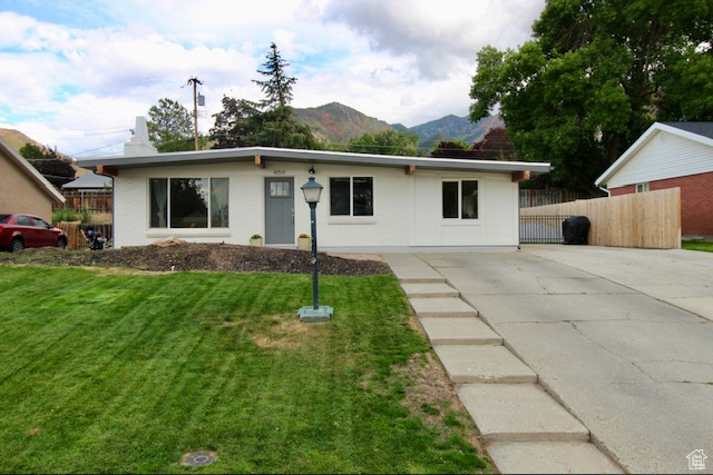 Photo 3 for MLS #2110757 at 4159 S Monarch