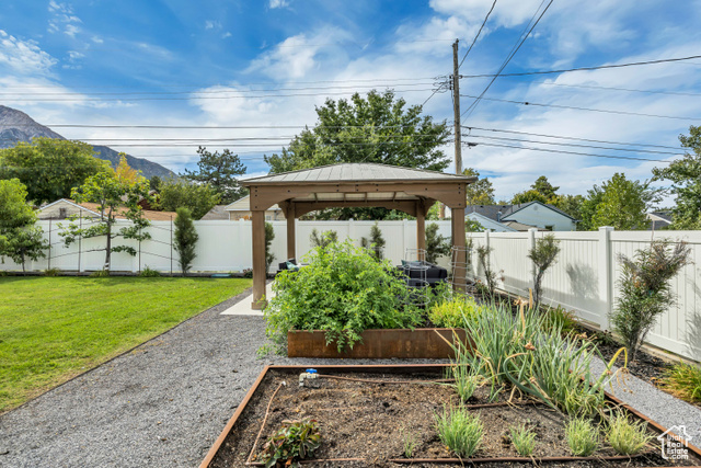 Photo 10 for MLS #2110788 at 2752 E Wardway Dr