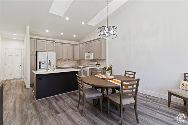 Photo 11 for MLS #2110793 at 212 Roseanne Cir