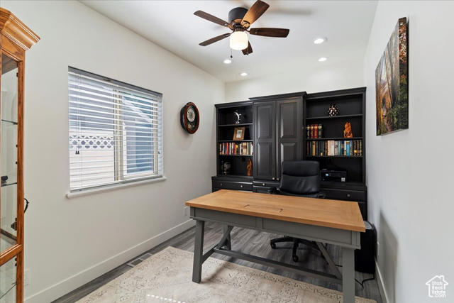 Photo 5 for MLS #2110793 at 212 Roseanne Cir