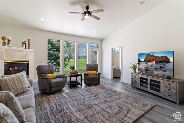 Photo 7 for MLS #2110793 at 212 Roseanne Cir