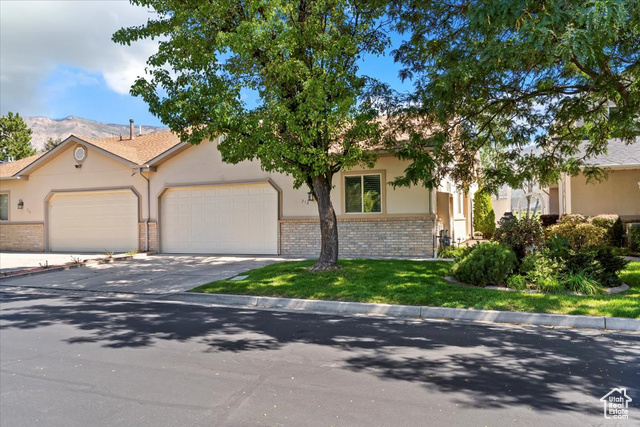 MLS #2110793 - 212 Roseanne Cir