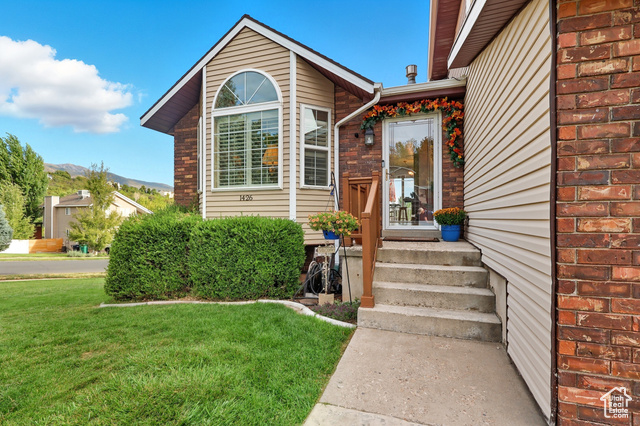 Photo 2 for MLS #2110801 at 1426 E 2250 North