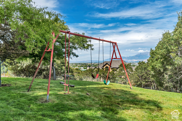 Photo 12 for MLS #2110808 at 2484 Oakridge Dr