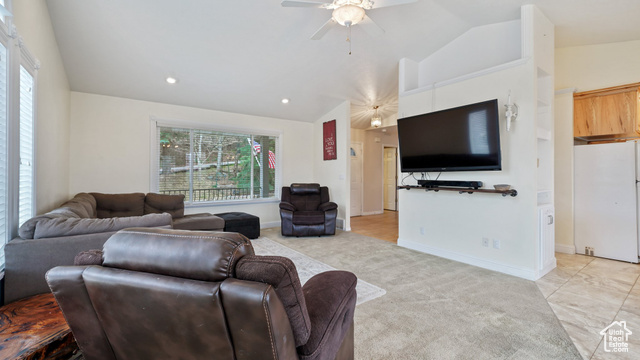 Photo 19 for MLS #2110808 at 2484 Oakridge Dr