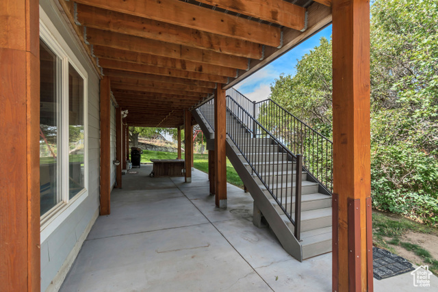 Photo 10 for MLS #2110808 at 2484 Oakridge Dr