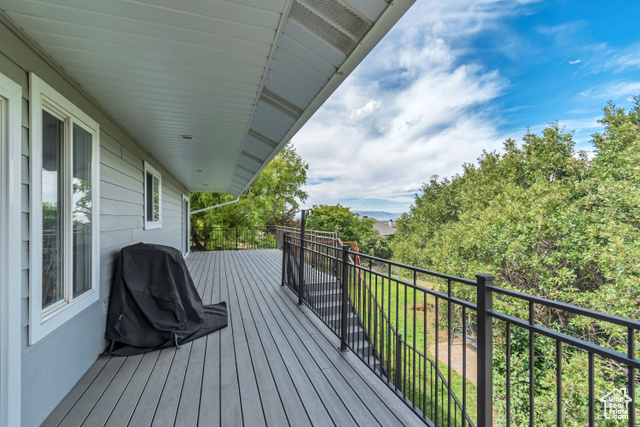 Photo 16 for MLS #2110808 at 2484 Oakridge Dr