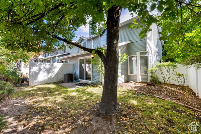 Photo 17 for MLS #2110828 at 426 N Orchard Dr #5