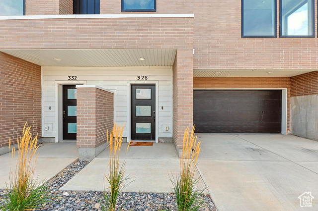 Photo 2 for MLS #2110829 at 328 E Tri Ln