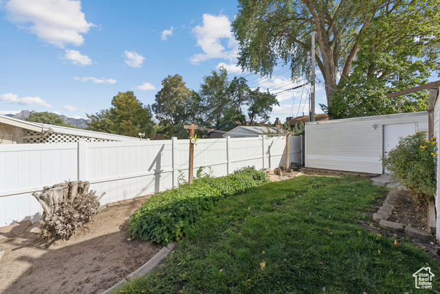 Photo 24 for MLS #2110831 at 5689 S Spacerama Dr