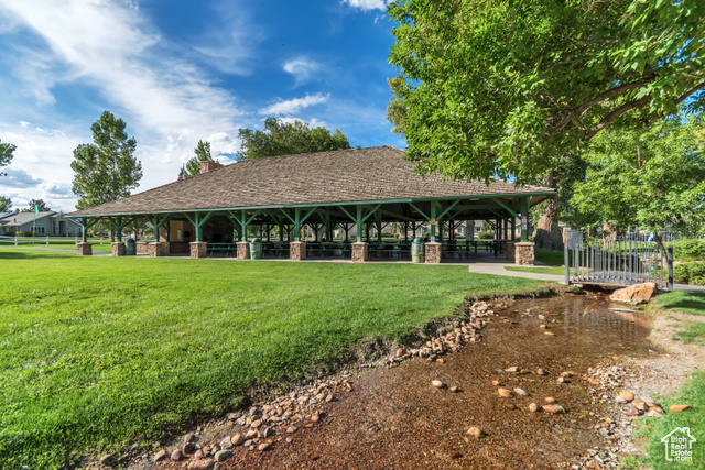 Photo 44 for MLS #2110837 at 812 S Saratoga Dr