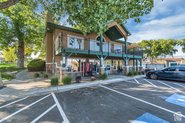 Photo 38 for MLS #2110837 at 812 S Saratoga Dr