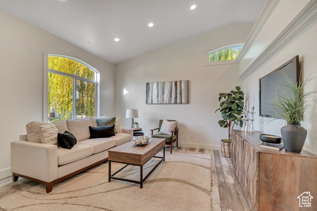 Photo 6 for MLS #2110837 at 812 S Saratoga Dr