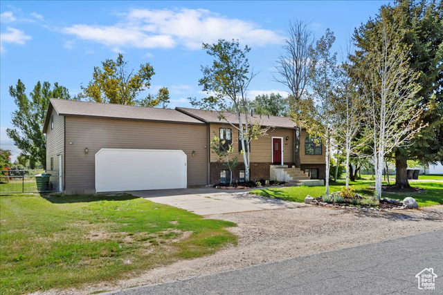 Photo 2 for MLS #2110841 at 4719 W 650 North