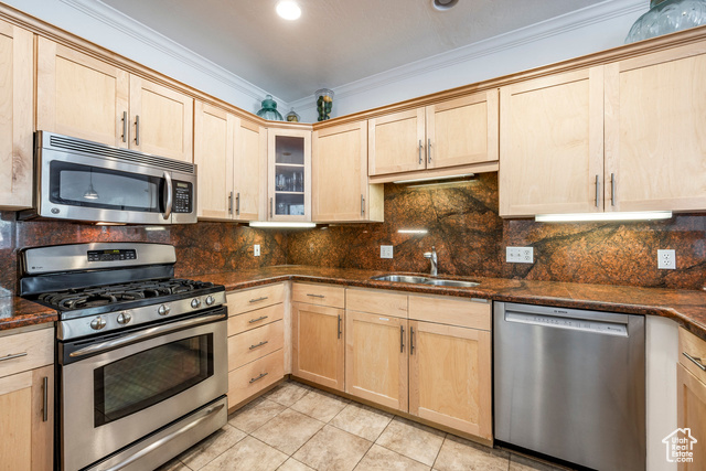 Photo 2 for MLS #2110859 at 125 Daly Ave
