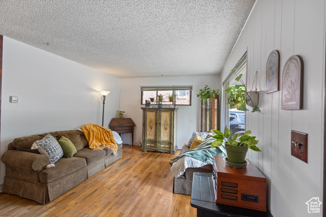 Photo 5 for MLS #2110862 at 1047 E 7800 South
