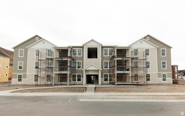 709 W 4500 S #n304
                     MLS #2110882