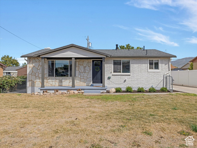 Photo 2 for MLS #2110891 at 131 E 475 North