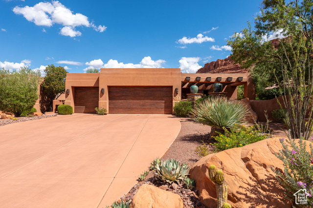Photo 2 for MLS #2110921 at 2336 W Entrada Trl #23