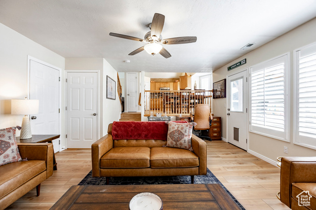 Photo 5 for MLS #2110942 at 366 E Sandy Park Cir