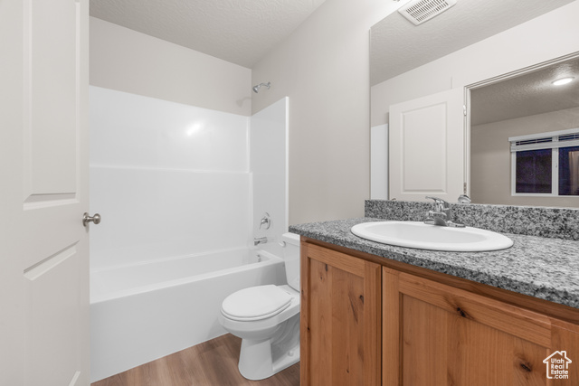 Photo 9 for MLS #2110950 at 3864 S Woodland Ave #304