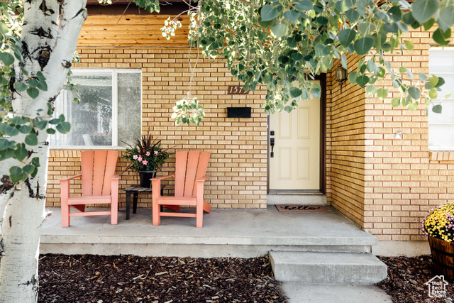 Photo 3 for MLS #2110974 at 1579 Oak St
