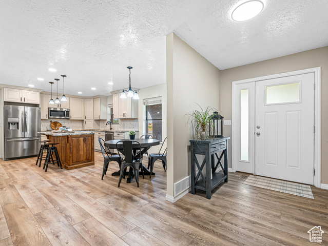 Photo 7 for MLS #2111031 at 713 S 3400 East