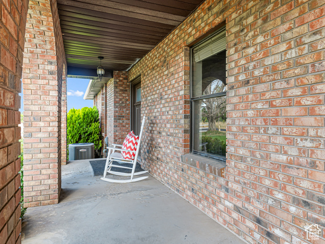 Photo 4 for MLS #2111031 at 713 S 3400 East