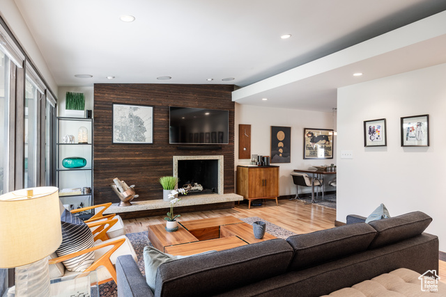 Photo 4 for MLS #2111048 at 2173 Claybourne Ave