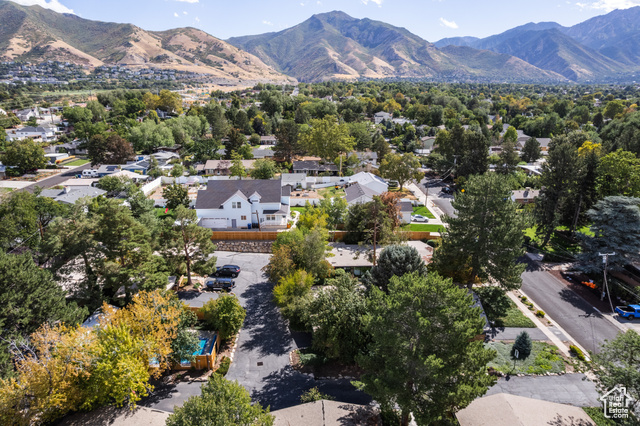 Photo 33 for MLS #2111048 at 2173 Claybourne Ave