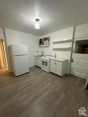 Photo 3 for MLS #2111055 at 451 E 100 South