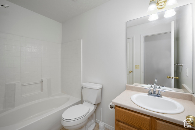 Photo 17 for MLS #2111059 at 5546 N Ardennes Way
