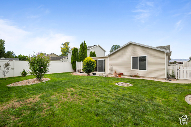 Photo 25 for MLS #2111059 at 5546 N Ardennes Way