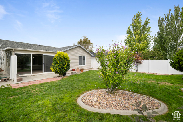Photo 4 for MLS #2111059 at 5546 N Ardennes Way
