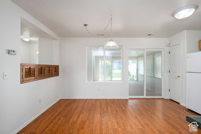 Photo 9 for MLS #2111059 at 5546 N Ardennes Way
