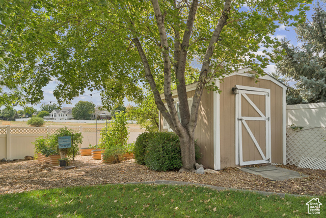 Photo 98 - 889 W Rockhill Point Cv, Taylorsville UT 84123