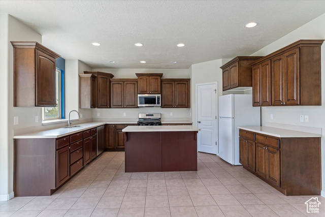 Photo 8 - 2008 E Redtail Way, Layton UT 84040