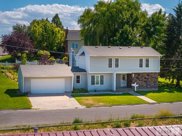 MLS #2111333                     located at 650 Highland St,
                     American Falls, ID