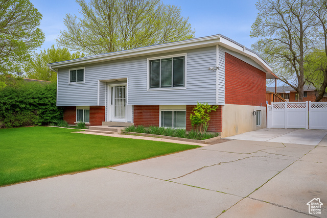 MLS #2111340 - 4533 S Knightsbridge Rd