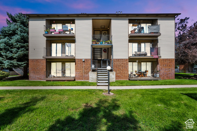 MLS #2111343                     located at 1128 E 6600 South #D5,
                     Murray, UT