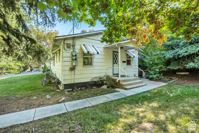 Photo 16 for MLS #2111349 at 965 E 39th St