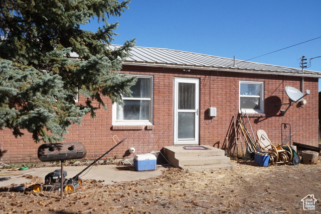 Photo 4 for MLS #2111377 at 176 E 400 South